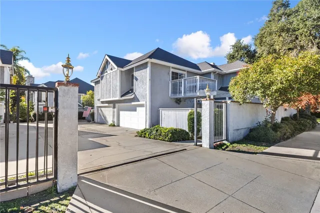 $918,000 | 121 North Mountain Avenue, Unit A, Monrovia, CA 91016