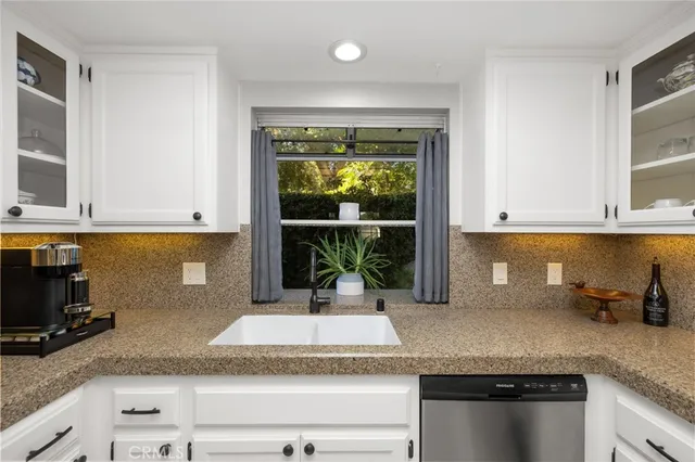 $918,000 | 121 North Mountain Avenue, Unit A, Monrovia, CA 91016