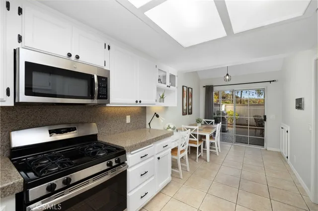 $918,000 | 121 North Mountain Avenue, Unit A, Monrovia, CA 91016