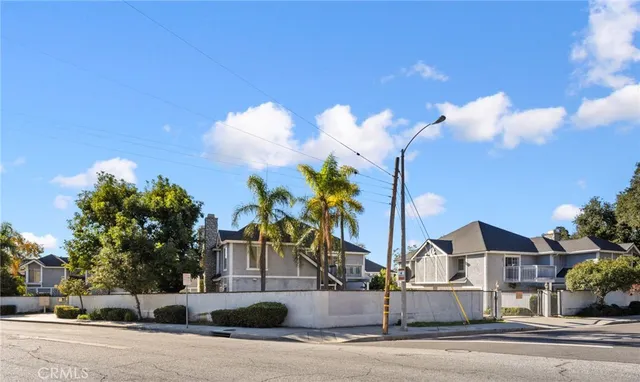 $918,000 | 121 North Mountain Avenue, Unit A, Monrovia, CA 91016