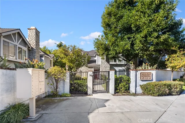$918,000 | 121 North Mountain Avenue, Unit A, Monrovia, CA 91016