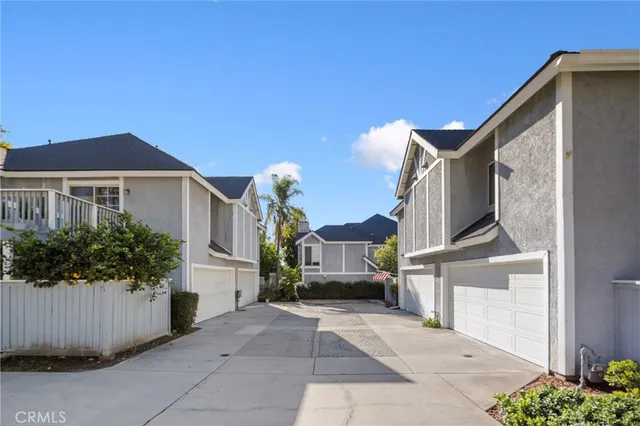 $918,000 | 121 North Mountain Avenue, Unit A, Monrovia, CA 91016