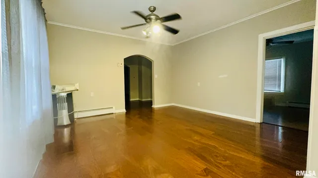 $89,900 | 1206 South Main Street, Benton, IL 62812