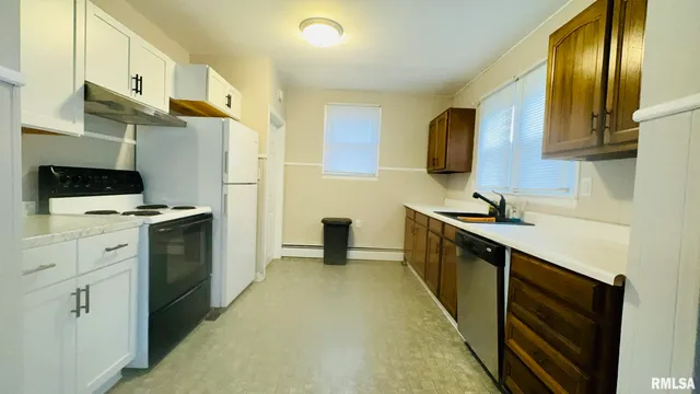 $89,900 | 1206 South Main Street, Benton, IL 62812