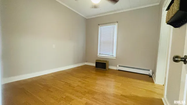 $89,900 | 1206 South Main Street, Benton, IL 62812