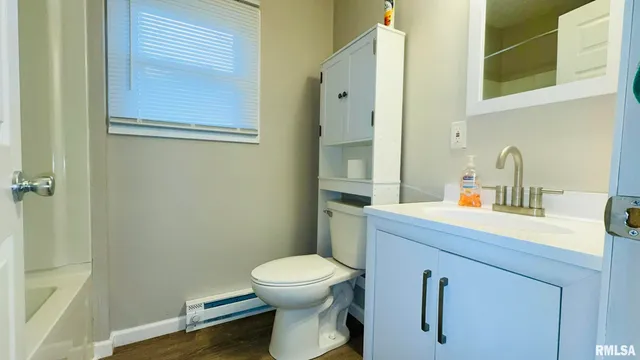 $89,900 | 1206 South Main Street, Benton, IL 62812