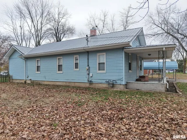 $89,900 | 1206 South Main Street, Benton, IL 62812