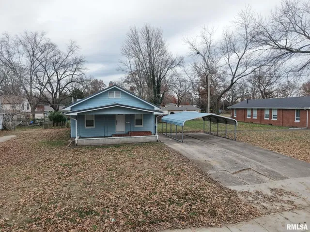 $89,900 | 1206 South Main Street, Benton, IL 62812