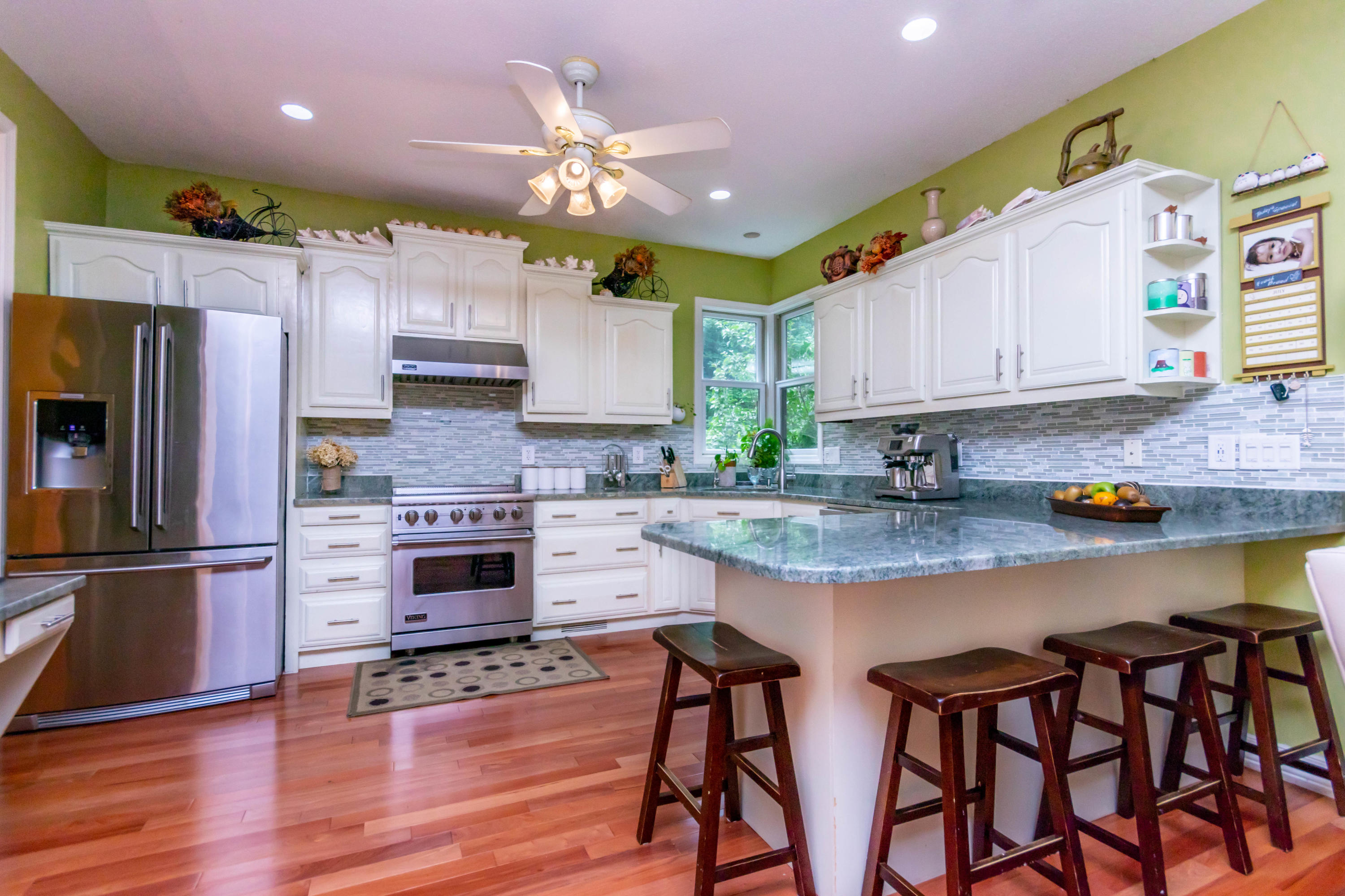 131 Bullivant Farm Road Marion, MA 02738 - Photo 8 of 36 Beautifully renovated kitchen