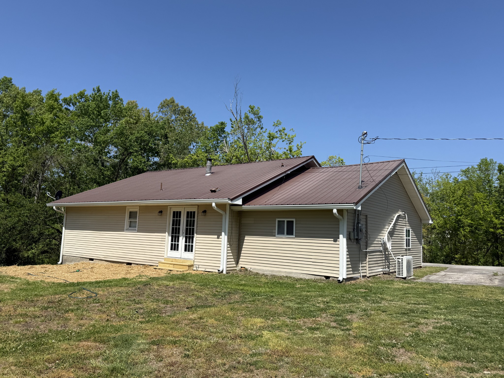 23 Roney Avenue Hohenwald, TN 38462 - Photo 3 of 38