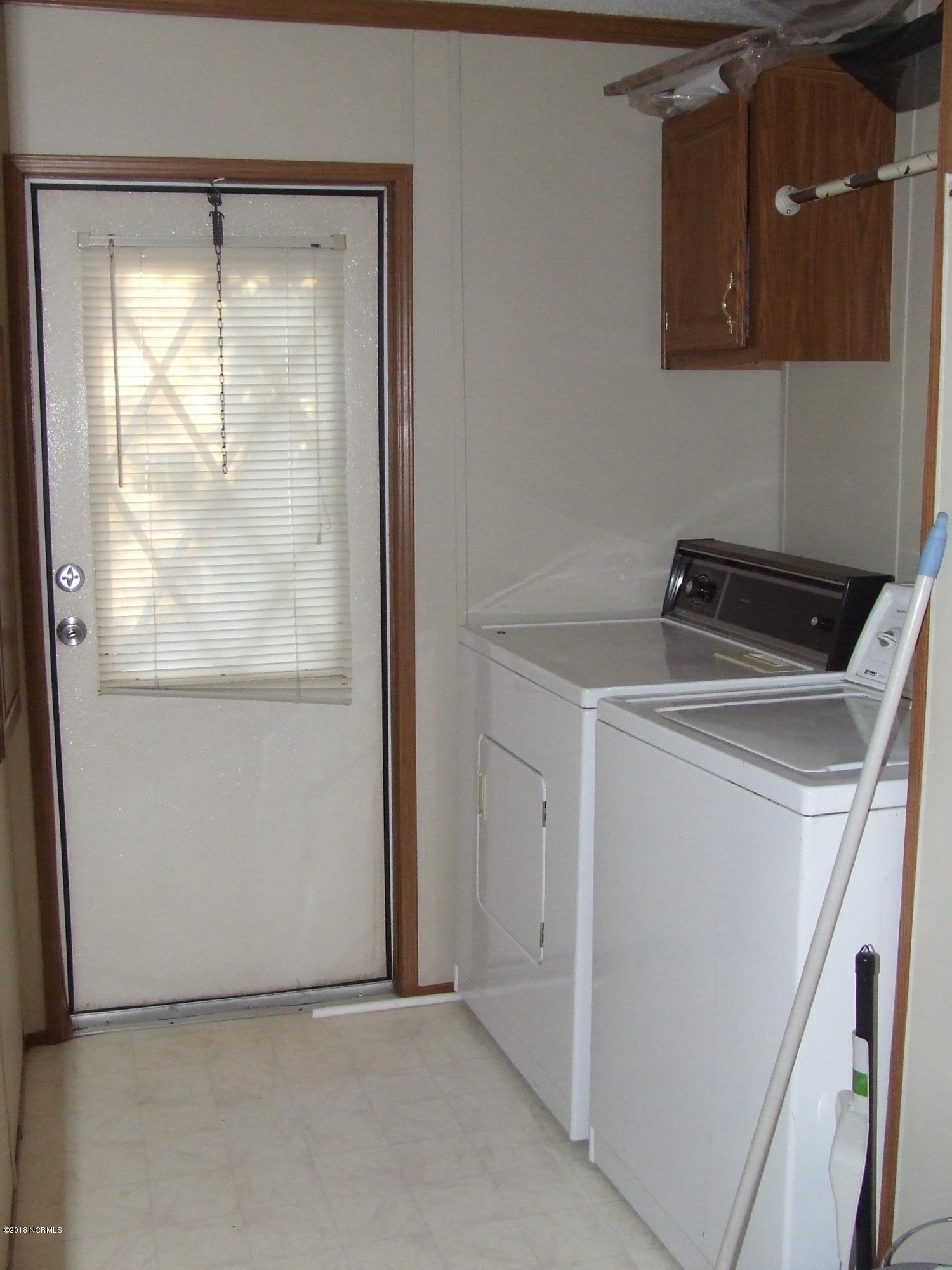 4714 Port Loop Road Southeast Southport, NC 28461 - Photo 23 of 39 4714 Port Loop Rd 034