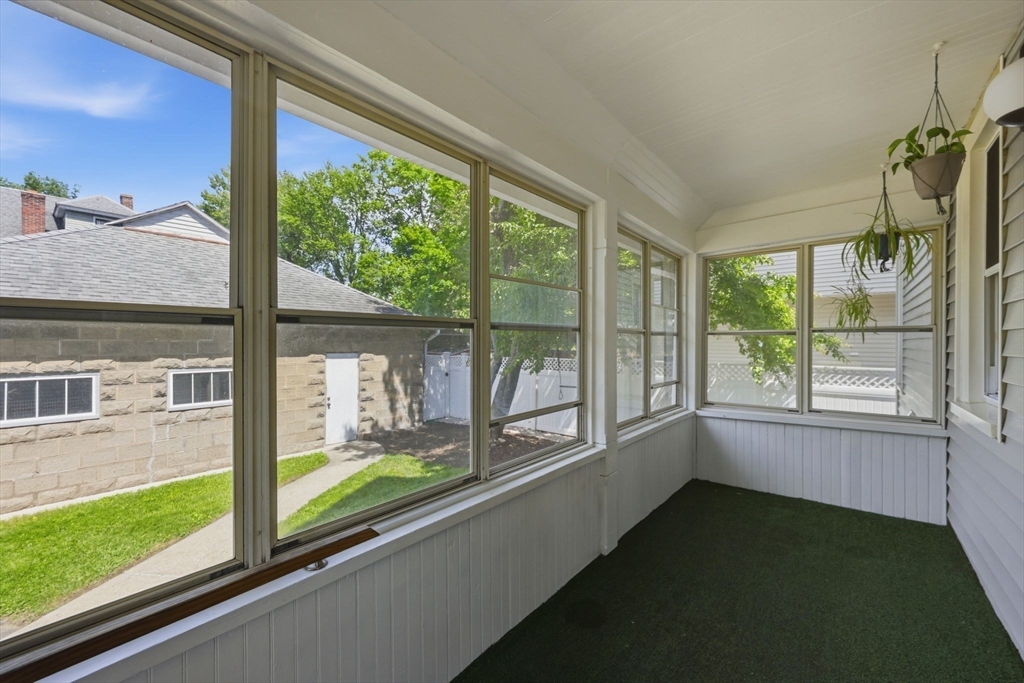 585 Armory Street Springfield, MA 01104 - Photo 32 of 40