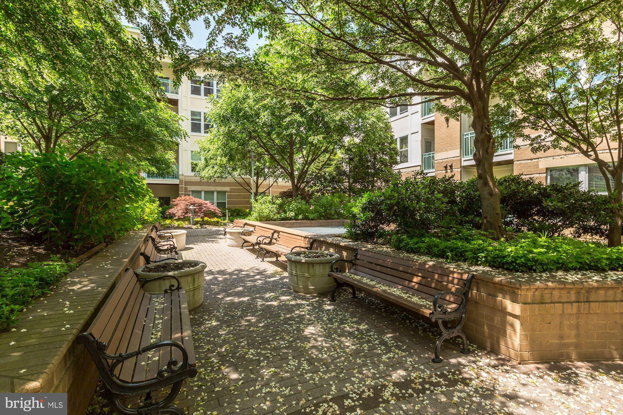 12000 Market Street, Unit 337 Reston, VA 20190 - Photo 46 of 74 Courtyard