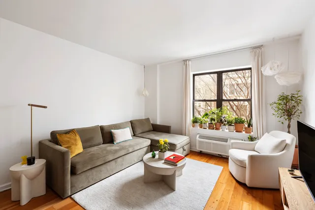 $890,000 | 440 East 117th Street, Unit 3A | East Harlem