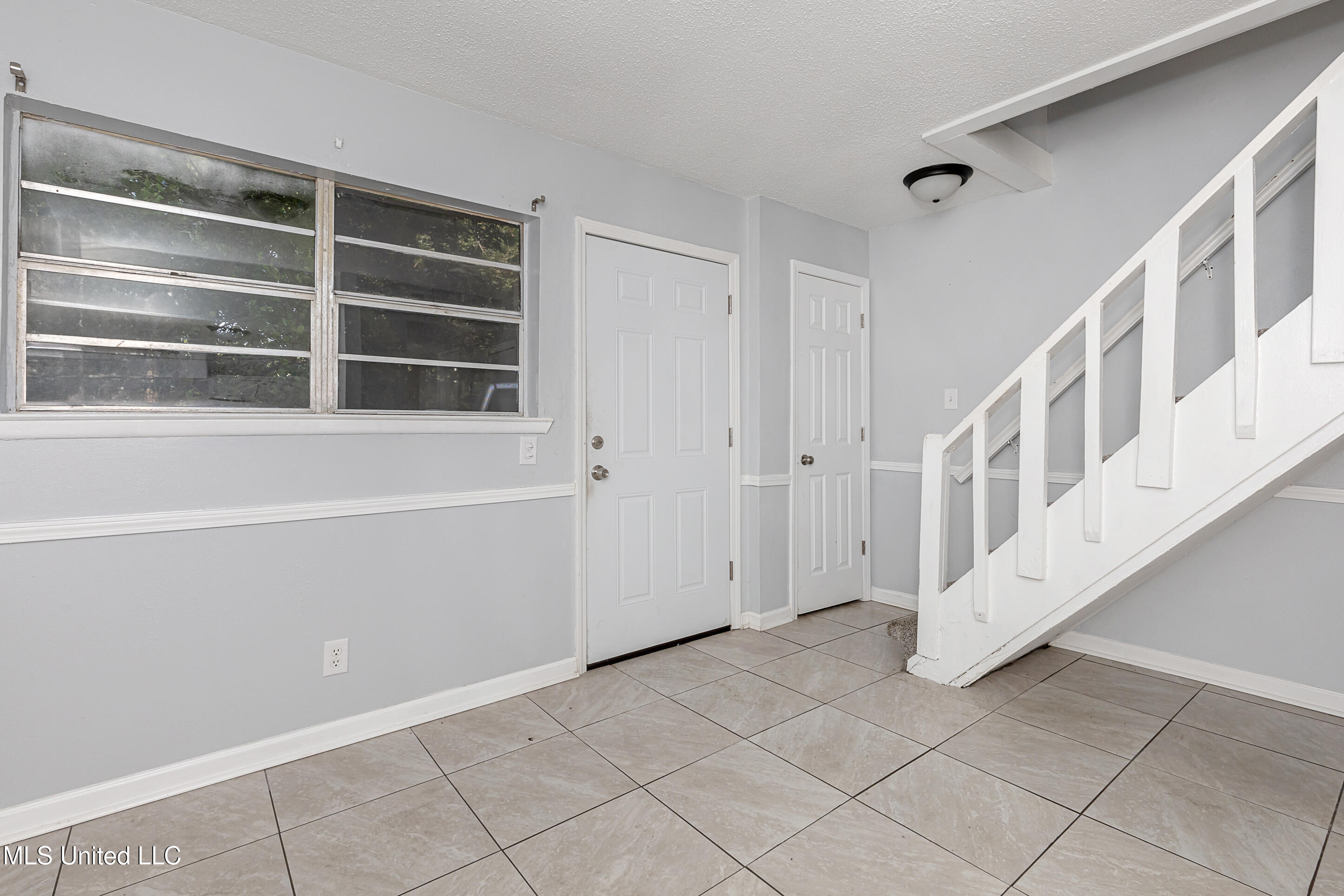 3419 Hospital Road, Unit 11 Pascagoula, MS 39567 - Photo 31 of 37 IMG_5872