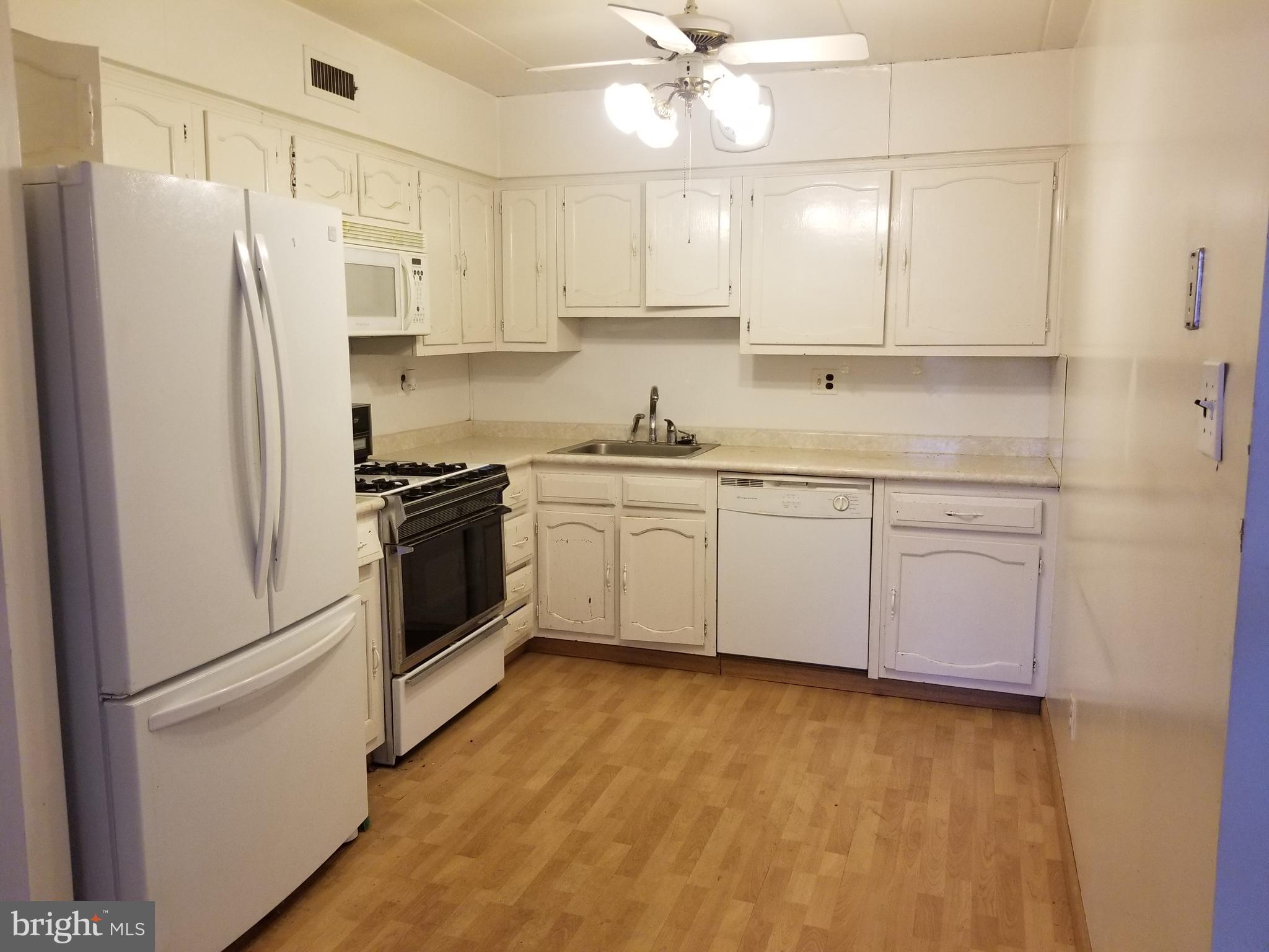 8910 Krewstown Road, Unit 113 Philadelphia, PA 19115 - Photo 3 of 11 Kitchen