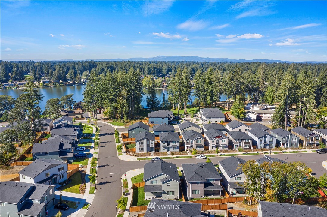 2034 Mayes Road Southeast Lacey, WA 98503 - Photo 6 of 28 Gallery Image 6