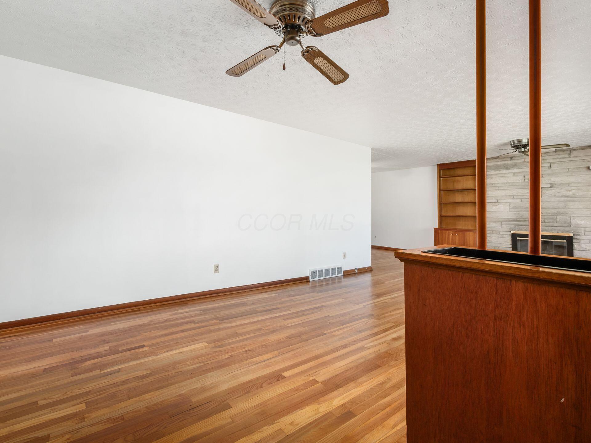 432 James Road Columbus, OH 43230 - Photo 6 of 43 006_ad23a1_N 432 James rd 004