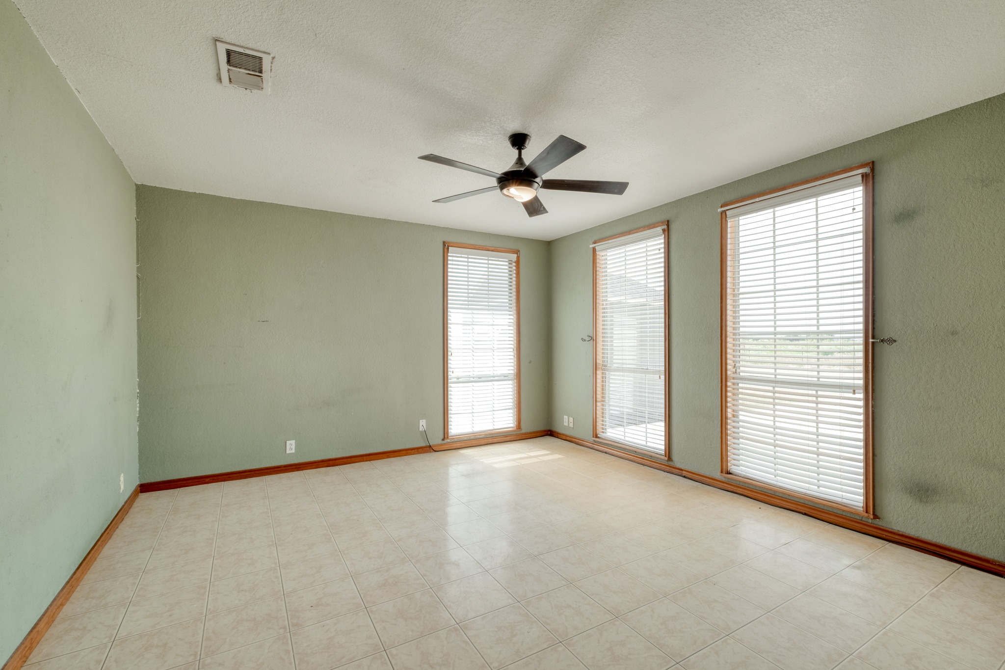2701 Windy Ridge Road Taylor, TX 76574 - Photo 13 of 28 Bedroom 2