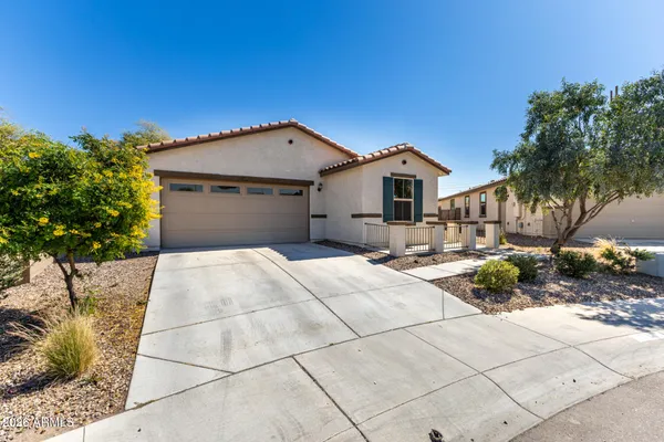 $454,900 | 5817 South 30th Glen, Phoenix, AZ 85041
