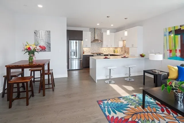 $999,999 | 2 Cliveden Street, Unit 601E, Quincy, MA 02169