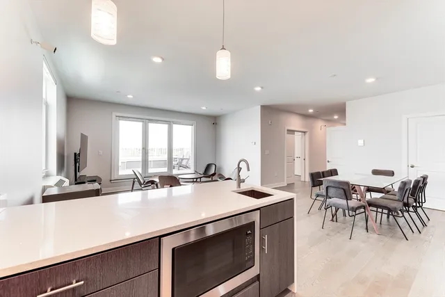 $999,999 | 2 Cliveden Street, Unit 601E, Quincy, MA 02169