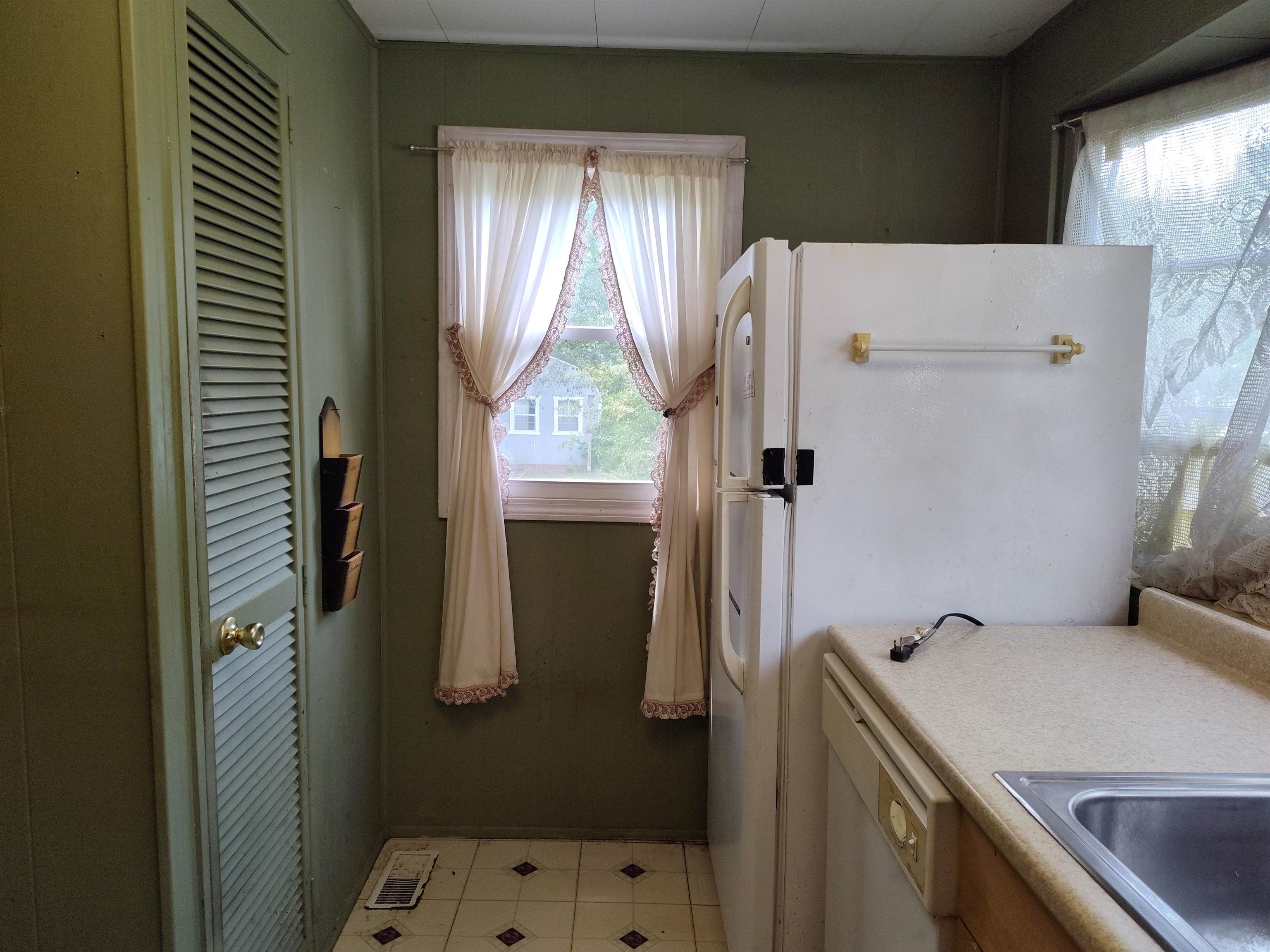 12 Knights Lane Epsom, NH 03234 - Photo 8 of 33