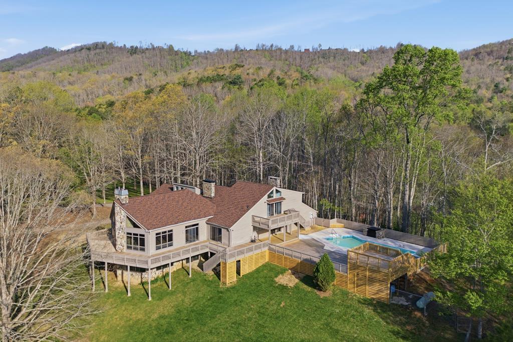 853 Caler Road Brasstown, NC 28902 - Photo 4 of 122 Gallery Image 4