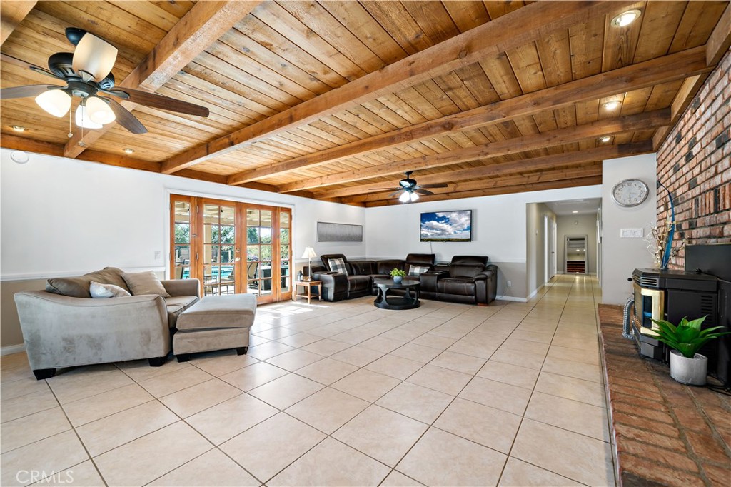 39980 Vía Fernando Temecula, CA 92592 - Photo 19 of 73 Family Room