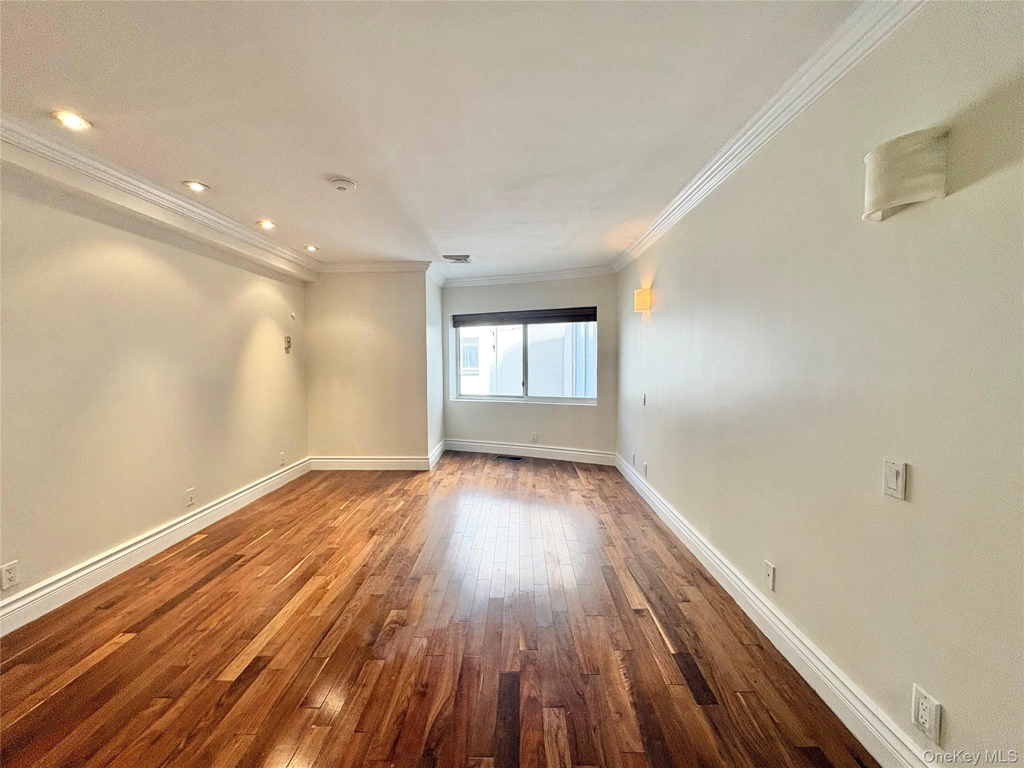 100 Cutter Mill Road, Unit 3H Great Neck, NY 11021 - Photo 4 of 17 Gallery Image 4