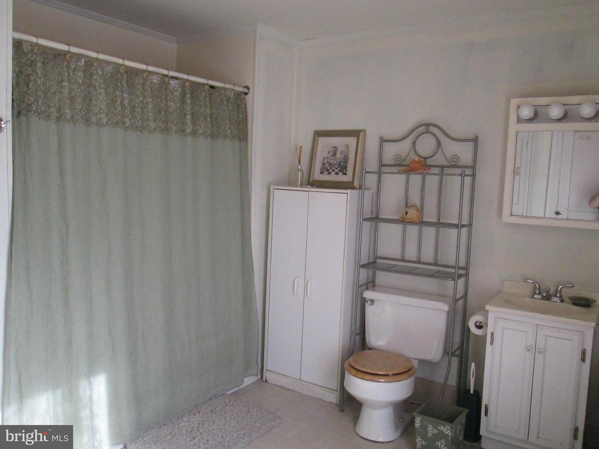 9702 Liberty Road Frederick, MD 21701 - Photo 14 of 23 Bath