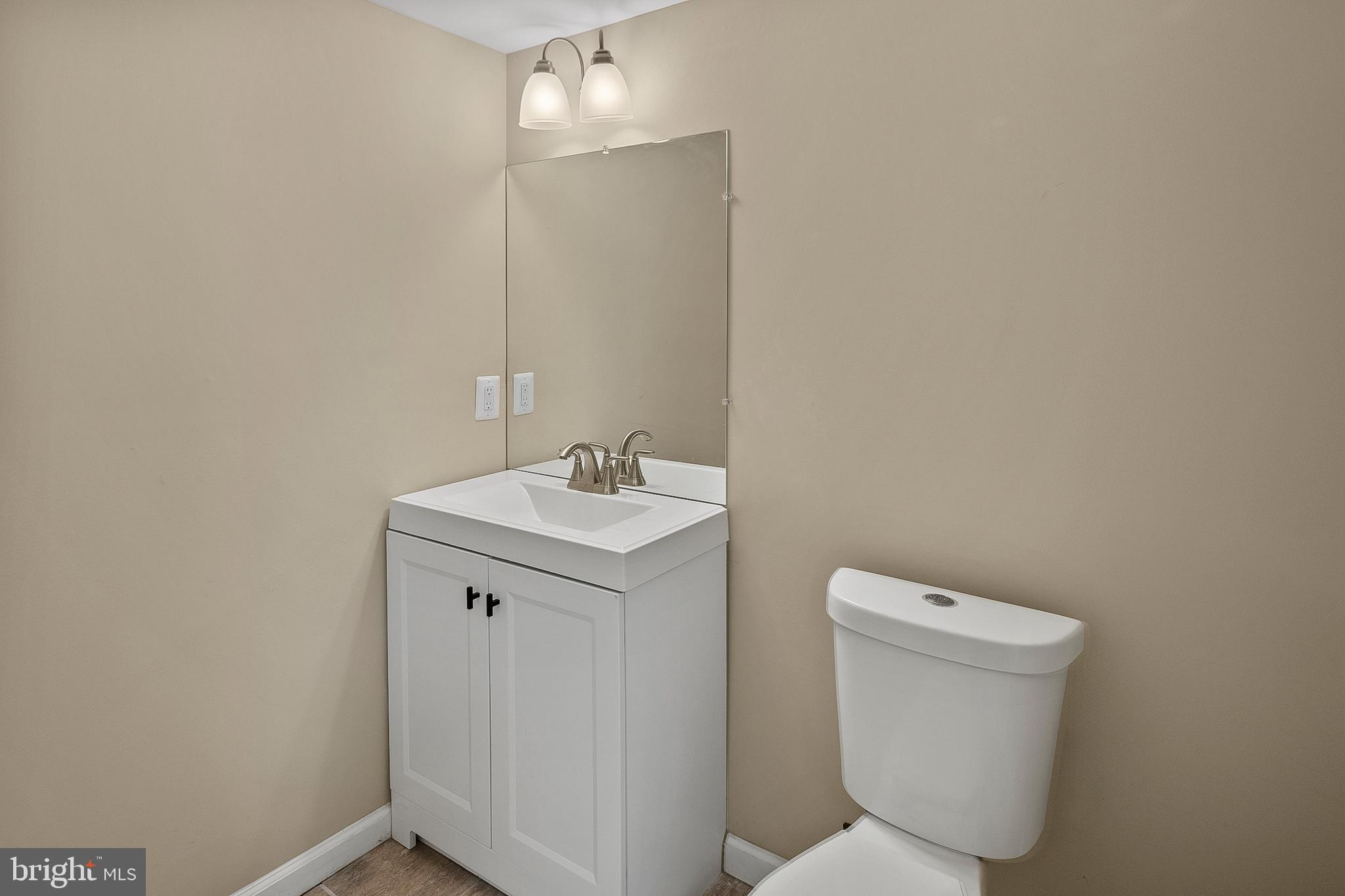 8318 Elvaton Road Millersville, MD 21108 - Photo 7 of 73