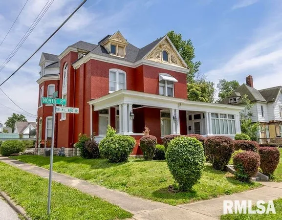 $235,000 | 1136 North 8th Street, Quincy, IL 62301