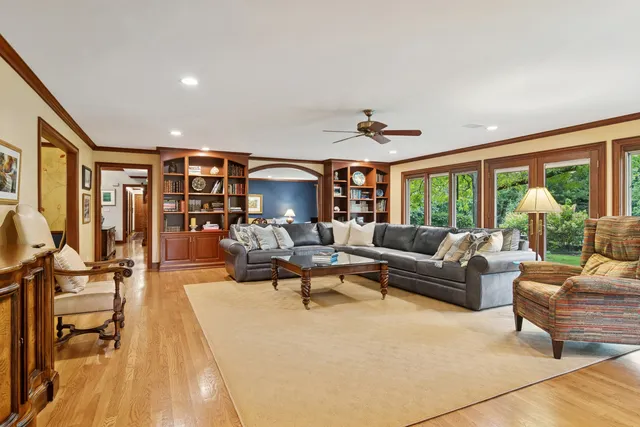 $1,559,000 | 1987 Selkirk Court, Inverness, IL 60010