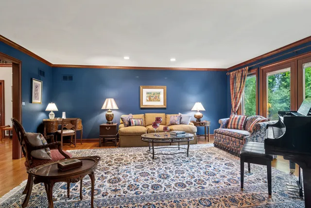 $1,559,000 | 1987 Selkirk Court, Inverness, IL 60010