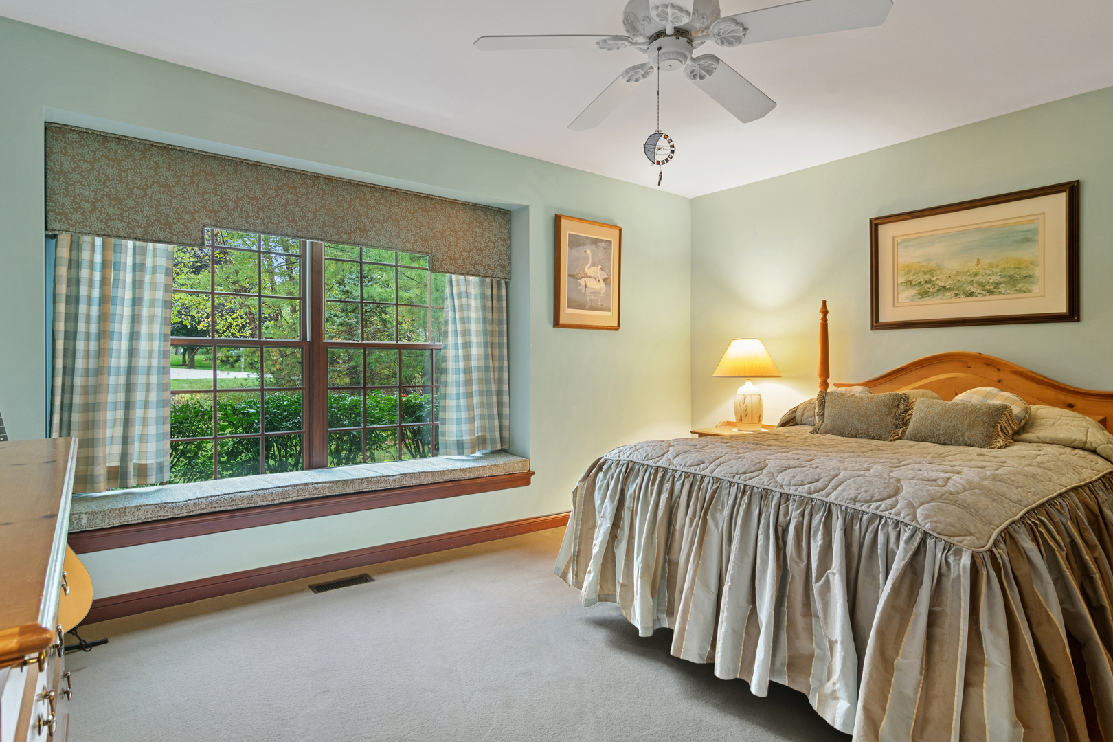 1987 Selkirk Court Inverness, IL 60010 - Photo 25 of 63 a bedroom with a bed and a window