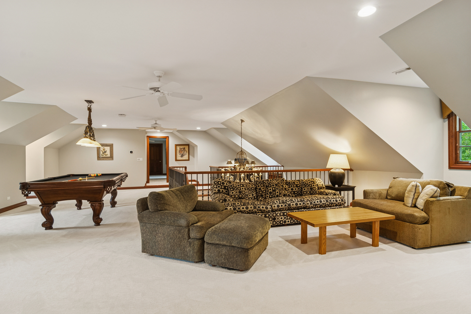 1987 Selkirk Court Inverness, IL 60010 - Photo 34 of 63 a living room with furniture and a lamp