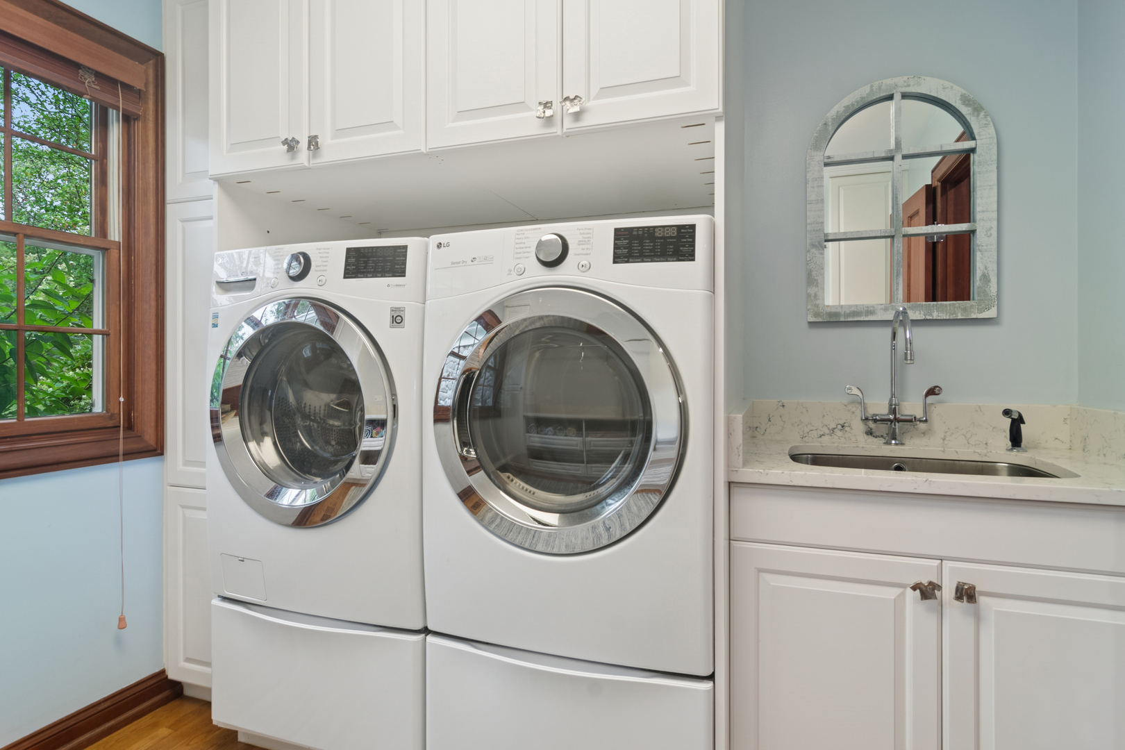 1987 Selkirk Court Inverness, IL 60010 - Photo 37 of 63 a utility room with sink dryer and washer