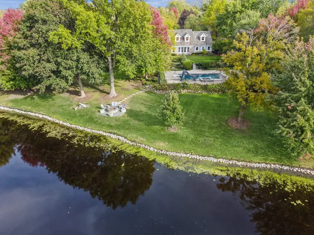 $1,559,000 | 1987 Selkirk Court, Inverness, IL 60010