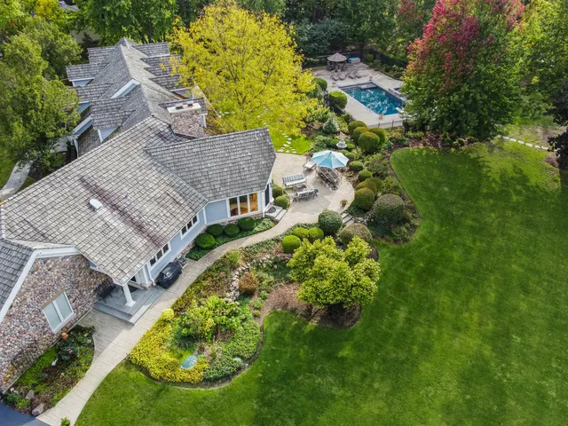 $1,559,000 | 1987 Selkirk Court, Inverness, IL 60010