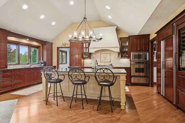 $1,559,000 | 1987 Selkirk Court, Inverness, IL 60010