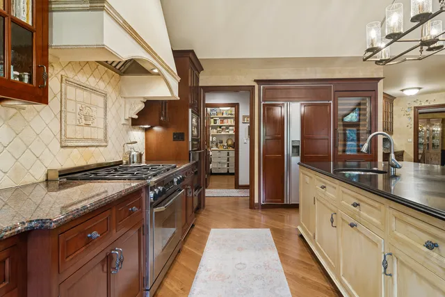 $1,559,000 | 1987 Selkirk Court, Inverness, IL 60010