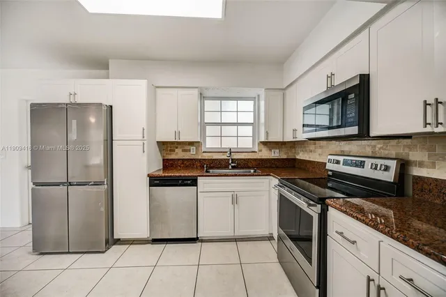 $4,750 | 20941 Northeast 25th Court, Miami, FL 33180