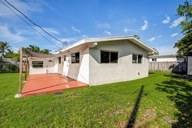 $4,750 | 20941 Northeast 25th Court, Miami, FL 33180