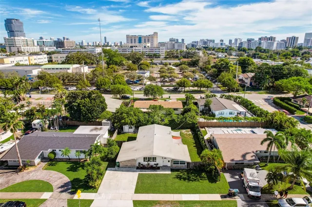 $4,750 | 20941 Northeast 25th Court, Miami, FL 33180