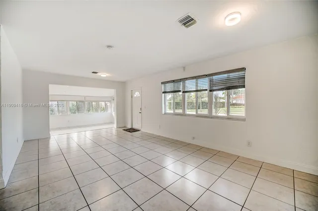 $4,750 | 20941 Northeast 25th Court, Miami, FL 33180