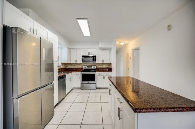 $4,750 | 20941 Northeast 25th Court, Miami, FL 33180