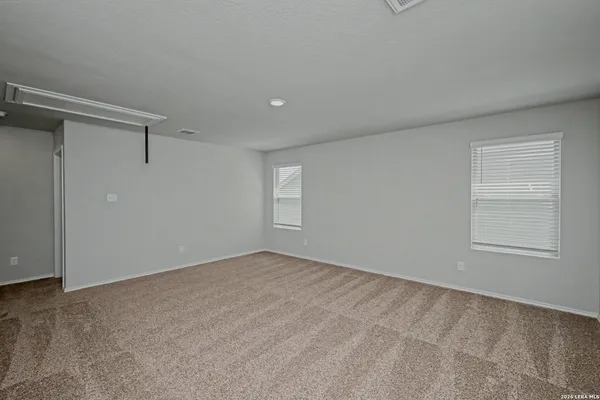 $2,195 | 5602 Daniel Way, St. Hedwig, TX 78152