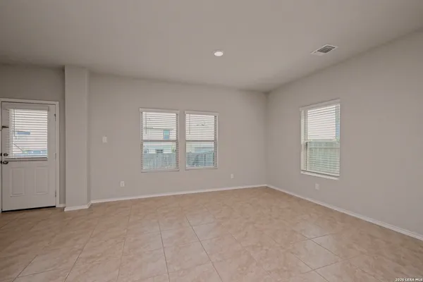 $2,195 | 5602 Daniel Way, St. Hedwig, TX 78152