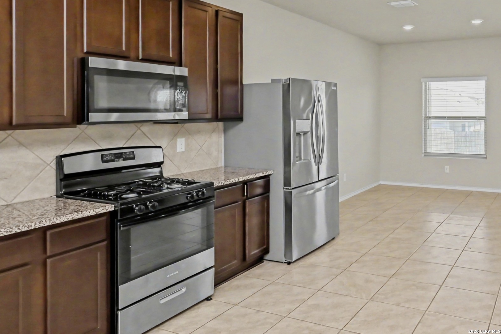 5602 Daniel Way St. Hedwig, TX 78152 - Photo 7 of 20